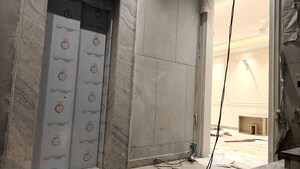 Lift in 3 BHK Builder Floor at Model Town – for Sale