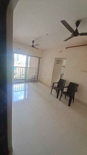 Room in 2 BHK Apartment at Lodha Amara, Kolshet Road – for Rent