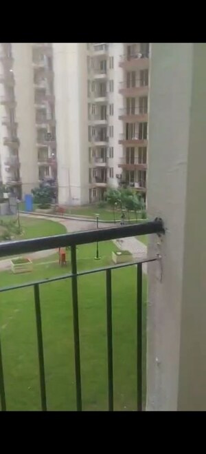 Kitchen in 2 BHK Apartment at Amrapali Ivory Heights, Amrapali Dream Valley – for Rent