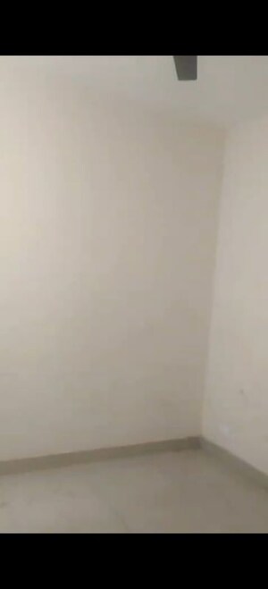 Room in 2 BHK Apartment at Amrapali Ivory Heights, Amrapali Dream Valley – for Rent