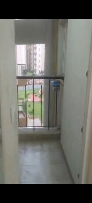 2 BHK Apartment For Rent in Amrapali Ivory Heights, Amrapali Dream Valley