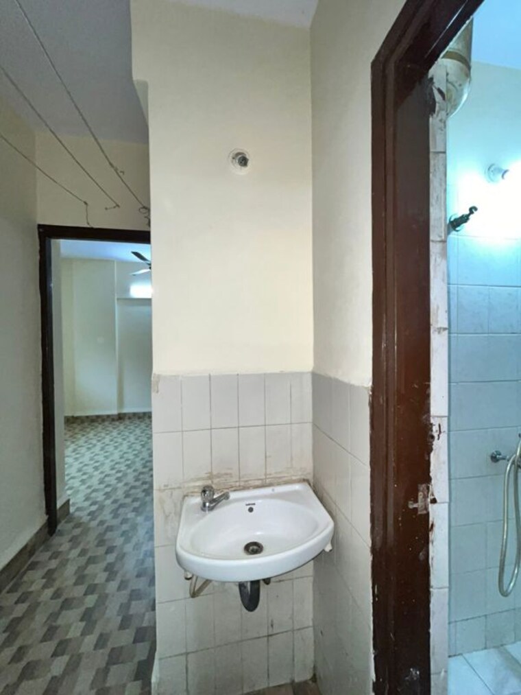 Bathroom, alica-nagar-chs 1 Bedroom 525 Sq.Ft. Apartment In Kandivali East Mumbai 10649876