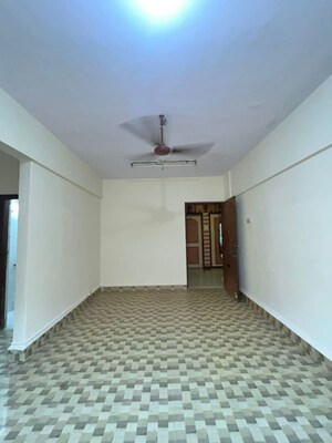 Room in 1 BHK Apartment at Alica Nagar CHS, Kandivali East – for Sale