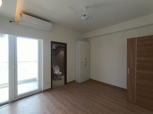 Room in 3 BHK Apartment at Tulip Yellow, Sector 69 – for Rent