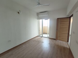 Room in 3 BHK Apartment at Tulip Yellow, Sector 69 – for Rent