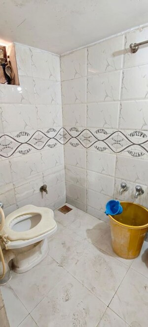Bathroom in 1 BHK Villa at Jivraj Park – for Rent