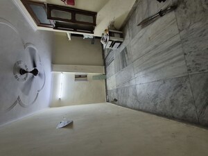 Room in 1 RK Builder Floor at Mayur Vihar – for Rent