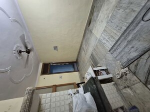 Room in 1 RK Builder Floor at Mayur Vihar – for Rent