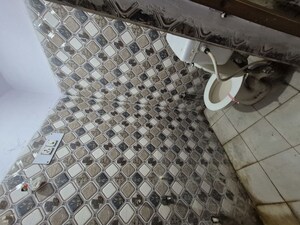 Attached Bathroom in 1 RK Builder Floor at Mayur Vihar – for Rent