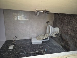 Bathroom in 2.5 BHK Builder Floor at Mayur Vihar – for Rent