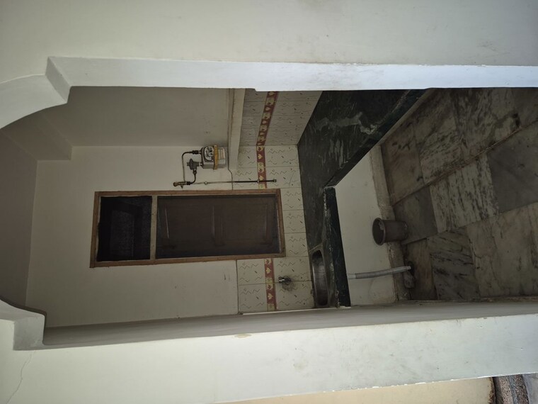 Kitchen/pantry, mayur vihar 2.5 Bedroom 450 Sq.Ft. Builder Floor In Mayur Vihar Delhi 10649901