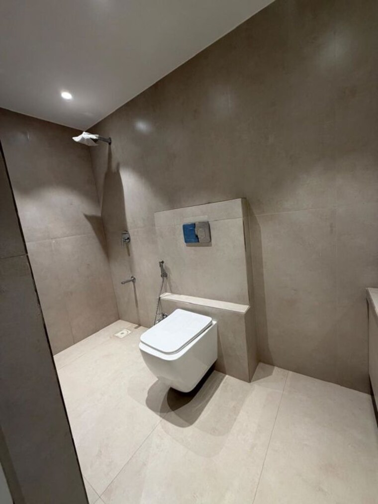 Bathroom, bandra west 3 Bedroom 1560 Sq.Ft. Apartment In Bandra West Mumbai 10649906