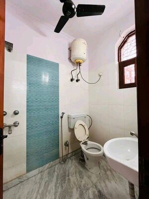 Bathroom in 3 BHK Independent House at Patwari – for Rent