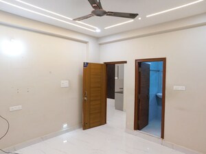 Room in 3 BHK Builder Floor at Kondapur – for Rent