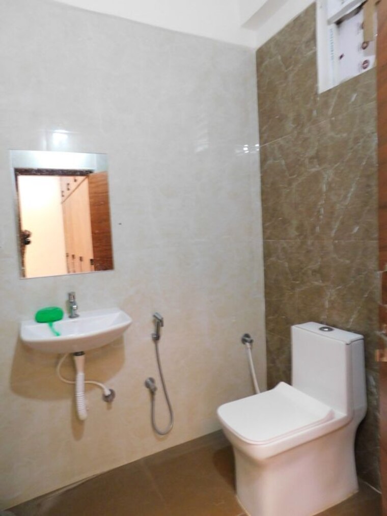 Bathroom, kondapur 3 Bedroom 2000 Sq.Ft. Builder Floor In Kondapur Hyderabad 10650058