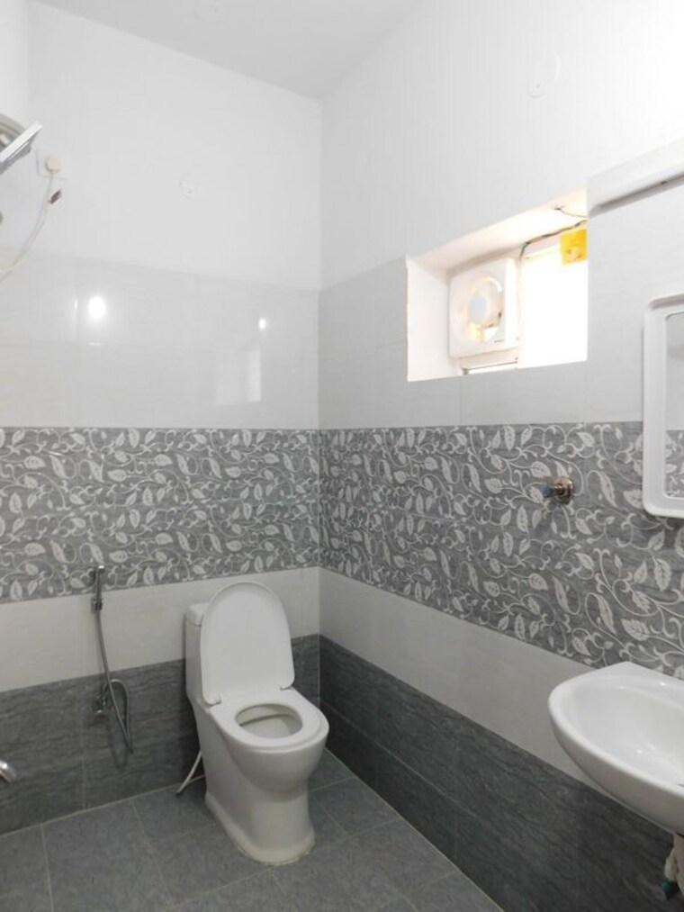 Bathroom, kondapur 2 Bedroom 1350 Sq.Ft. Builder Floor In Kondapur Hyderabad 10650085
