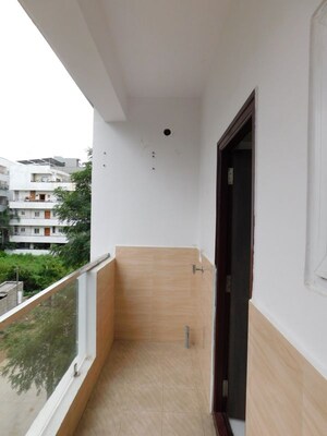 Furnished Amenities in 2 BHK Builder Floor at Kondapur – for Rent