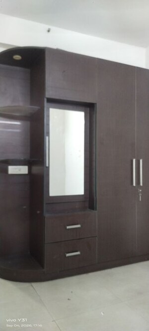 Room in  Apartment at Mahagun My Woods, Sector 16c Greater Noida – for Rent