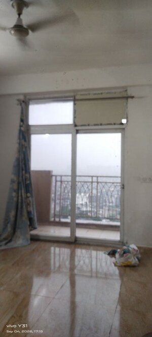 Room in  Apartment at Mahagun My Woods, Sector 16c Greater Noida – for Rent