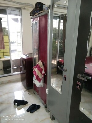 Team Area in 2 BHK Apartment at Vikram Building, Lbs Marg – for Rent