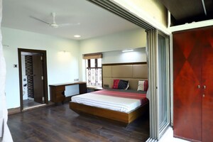 Master Bedroom in 4 BHK Apartment at Juhu – for Sale
