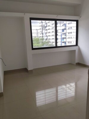 Room in 2 BHK Apartment at Kumar Pebble Park, Hadapsar – for Rent
