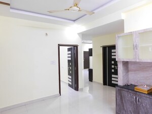 Room in 3 BHK Builder Floor at Kondapur – for Rent