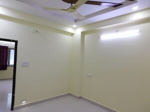 Room in 3 BHK Builder Floor at Kondapur – for Rent