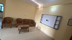 Furnished Amenities in 3 BHK Apartment at Hazratganj – for Rent