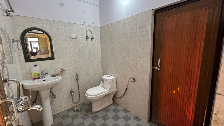 Bathroom, hazratganj 3 Bedroom 1480 Sq.Ft. Apartment In Hazratganj Lucknow 10650182