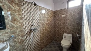 Bathroom in 3 BHK Apartment at Hazratganj – for Rent