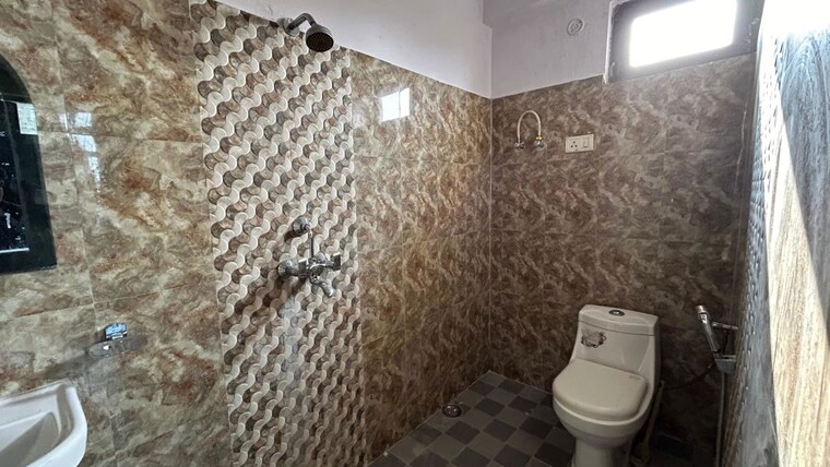Bathroom, hazratganj 3 Bedroom 1480 Sq.Ft. Apartment In Hazratganj Lucknow 10650182