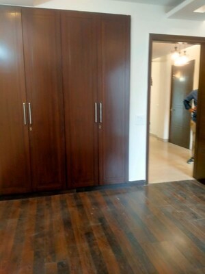 Room in 3 BHK Builder Floor at Chittaranjan Park – for Sale