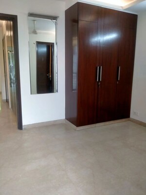 Room in 3 BHK Builder Floor at Chittaranjan Park – for Sale