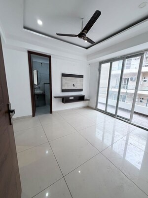 Bedroom in 3 BHK Builder Floor at Pir Machalla – for Sale