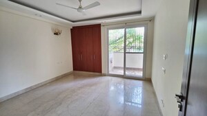Room in 4 BHK Builder Floor at Navjeevan Vihar – for Rent