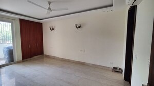 Room in 4 BHK Builder Floor at Navjeevan Vihar – for Rent