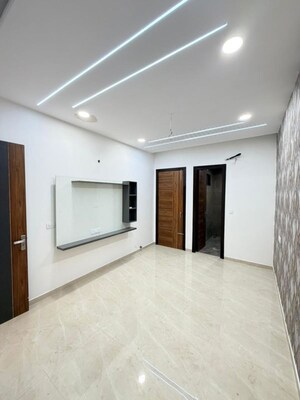 Room in 3 BHK Builder Floor at Pir Machalla – for Sale