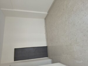 Room in 2 BHK Apartment at Unique Poonam Estate Cluster 2, Mira Road – for Rent