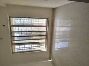 Room in 2 BHK Apartment at Unique Poonam Estate Cluster 2, Mira Road – for Rent
