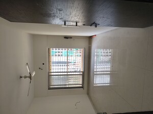 Room in 2 BHK Apartment at Unique Poonam Estate Cluster 2, Mira Road – for Rent