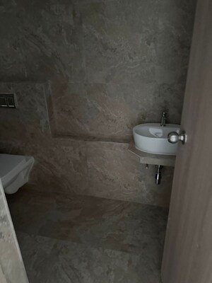 Bathroom in 1 BHK Apartment at Pant Nagar – for Rent
