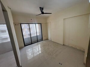 Room in 1 BHK Apartment at HDIL Premier Exotica, Kurla West – for Rent