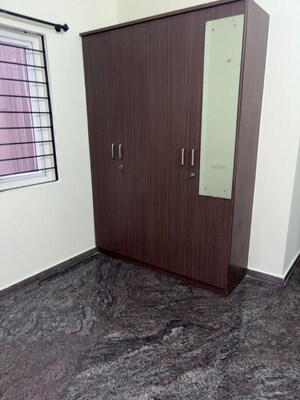 Room in 2 BHK Apartment at Nri Layout – for Rent