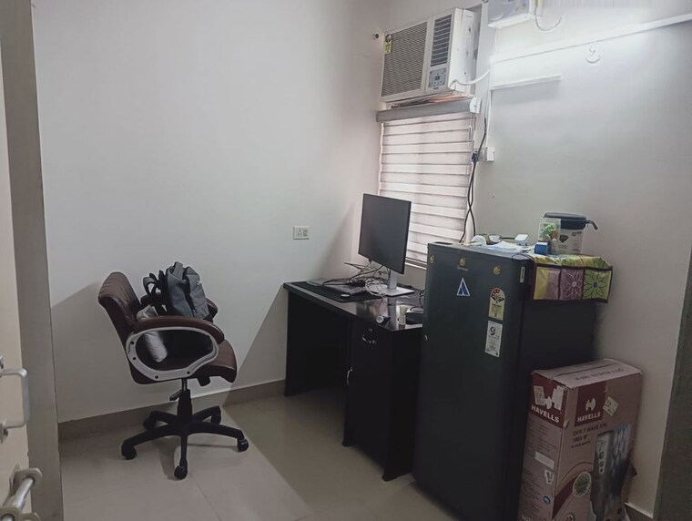 Team Area, conscient-habitat-78 3 Bedroom 629 Sq.Ft. Apartment In Sector 78 Faridabad 10650345