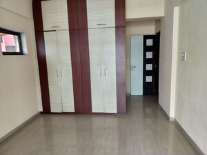 Room in 2 BHK Apartment at Ambika Heights, Nerul – for Rent