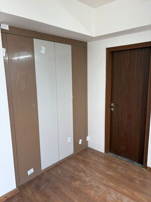 Room in 3 BHK Apartment at Godrej Air Sector 85, Sector 85 – for Rent