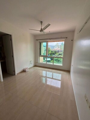 Hall in 2.5 BHK Apartment at Hiranandani Meadows, Manpada – for Rent