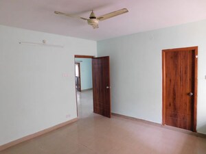 Room in 3 BHK Apartment at Raunaq Homes, Rambagh Colony – for Sale
