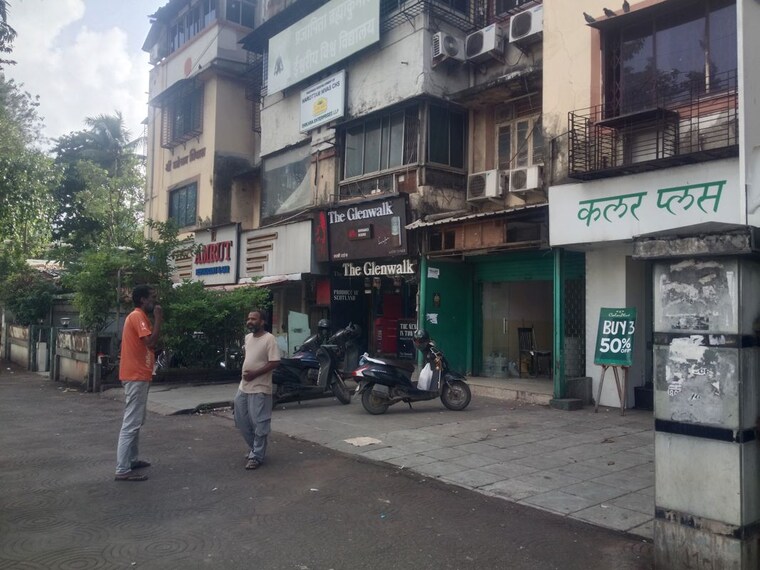  Parking, shri-narottam-niwas Commercial Shop 300 Sq.Ft. In Sion West Mumbai 10650456